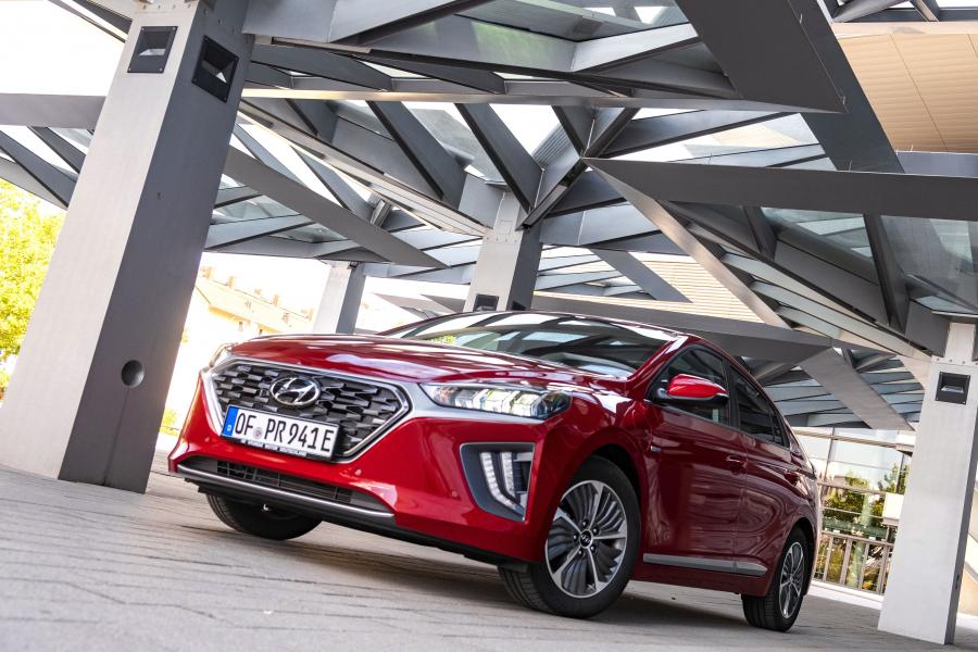  Hyundai IONIQ plug-in (AE) 2019 года  (WW) (фото 38 из 45)